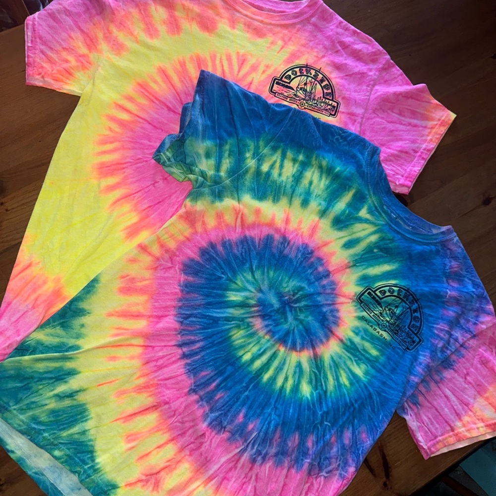 Vibrant Tie-Dye Short Sleeve Tees - Picture 9 of 9